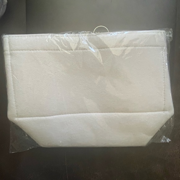 Clearance Sale!! Medium Felt Handbag Purse Bag Tote Satchel Organizer Shaper. - Picture 7 of 13